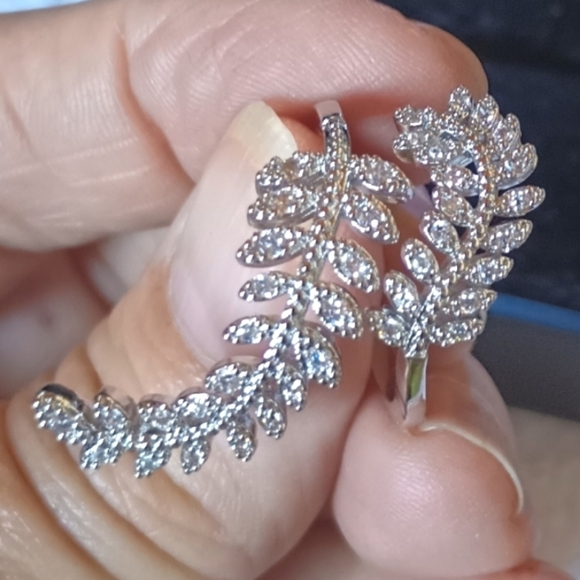 925 Sterling Silver Long Leaf Ring - Picture 10 of 16